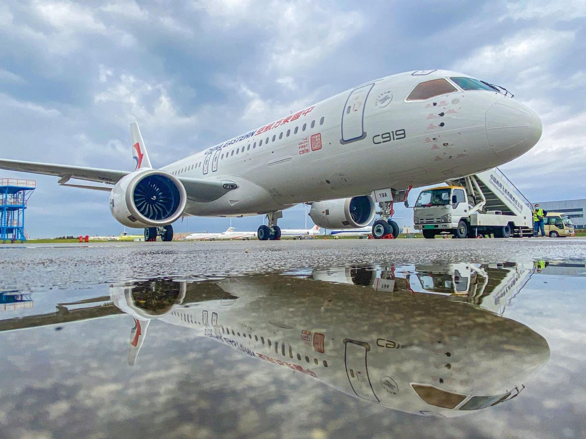 COMAC ARJ21 (C909)
